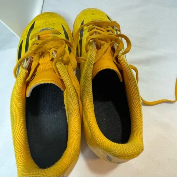 Adidas F5 indoor soccer shoes. Male size 6. Pre-owned. See photos for wear. - Picture 8 of 12